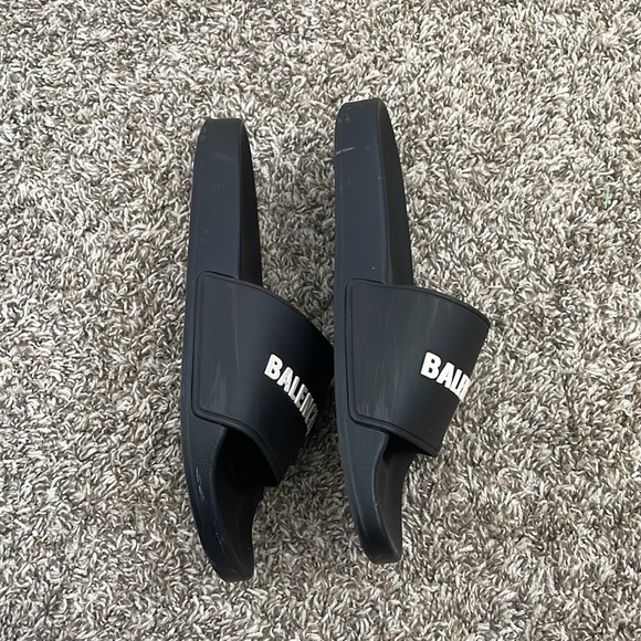 Black balenciaga slides - Picture 3 of 3